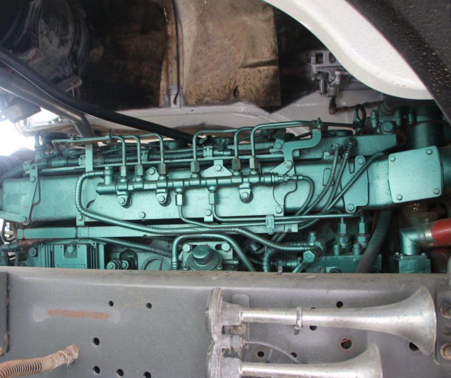 USED HOWO 371 LARGE PUMP ENGINE DUMP TRUCKS
