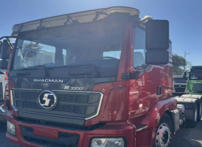 Used Shacman Tractor Trucks New M3000S Red