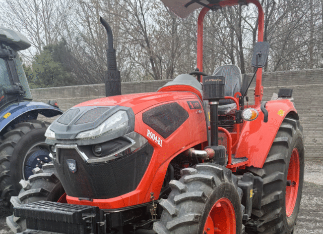 Used Tractors R904