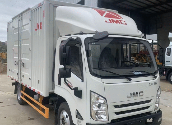 Used JAC 6 Wheels Box Trucks