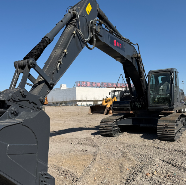 Used LEO Excavators