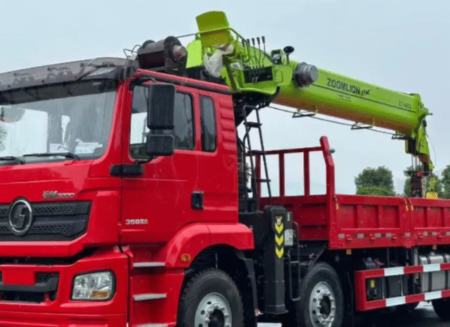 Used Zoomlion Trucks with Cranes